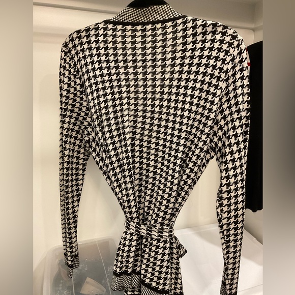 Bundle of 7 Women’s Name Brand Cardigan Sweaters - Picture 14 of 15